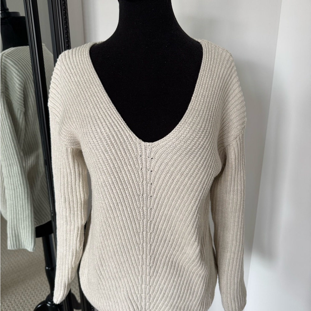 tentree cotton  Cream V-Neck Sweater small